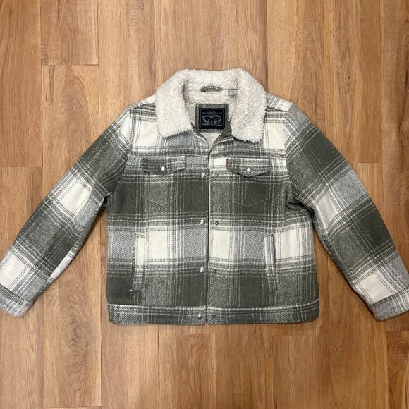 Levi’s Women’s Green Plaid Jacket | Faux Sherpa Lined | Size Medium |Cozy Winter - Picture 1 of 7